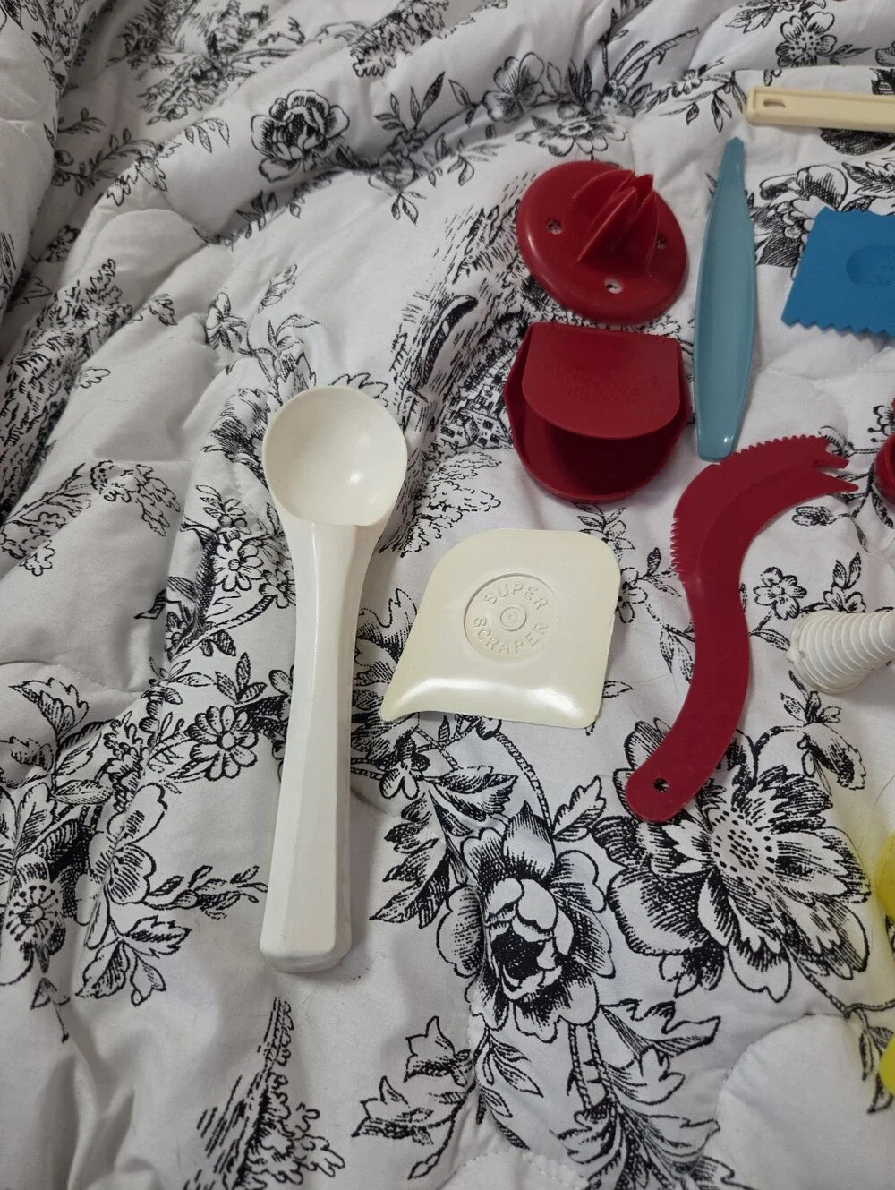 Tupperware mix both